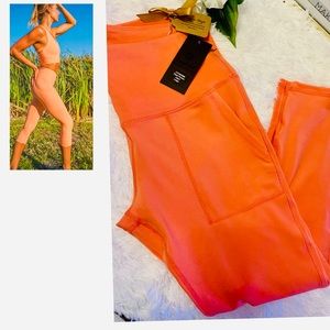 NWT Front Pocket High Rise Compression Legging